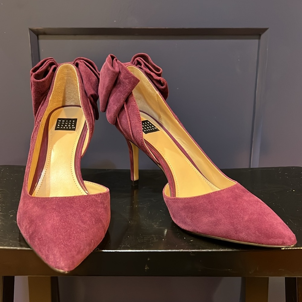 WHITE HOUSE BLACK MARKET empire plum Callie suede HH Bow Pump NIB 8.5 - Picture 2 of 9